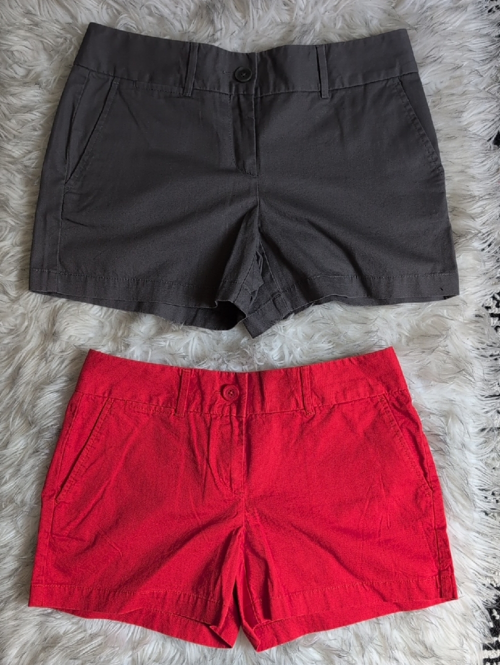 Ann Taylor LOFT Riviera 4 Inch Shorts Gray & Red  Size 2 (2 Pair) NWT